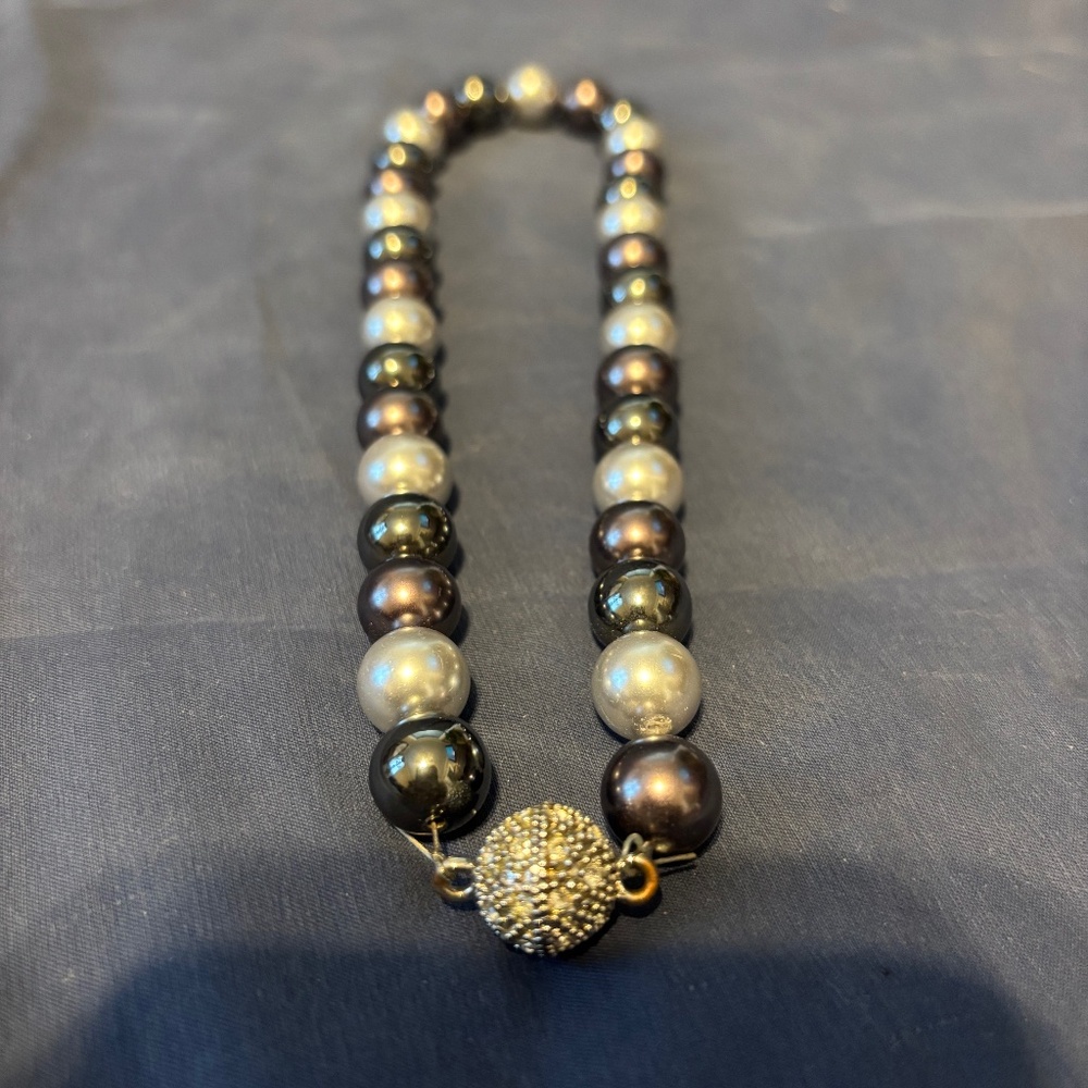 Black and white necklace/chocker